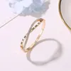 Bangle Mode Woord Roma Lunky Nummer 8 Vorm Witte Kristallen Instelling Vrouw Gift Armband