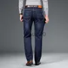 Jeans da uomo SHAN BAO 2022 autunno primavera montati jeans in denim elasticizzato dritto stile classico distintivo giovani uomini d'affari casual jeans pantaloni J230728