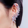 Kolczyki na stadninie Trzygracje asymetryczne błyszczącego sześciennego cyrkonu kształt pióra długą mankiet uszy dla kobiet biżuteria ślubna cz e1247