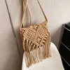 2023 Bohemian Tassel Straw Bag Tecido Pequeno Quadrado Ombro Único Oblíquo Straddle Seaside Resort Praia Novo Estilo 230731