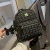 Fabrik Großhandel Damen Umhängetasche 2 Farben täglich Joker farblich passende Handtasche frisch und süß Cartoon Anhänger Mode Rucksäcke Winter Wollrucksack 2163#