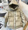 Damski Down Parkas Projektantka zimowa moda prosta styl mały krótki biały płaszcz z kapturem Women 796O