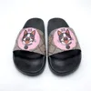 Женщины мужчины G Slippers Ladies Плоская платформа сандалии резины для мужчин Женщины скользят цветочные бакадные днищики шлепанцы пчелиные пляж.