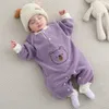 Rompers Winter Baby Romper Born Boy Dziewczyna z kreskówki o długim rękawie Niedźwiedź Bodysuit polarny polar Grustne ciepłe kombinezony odzież 231031