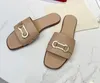 Designer Shoppers Metal Slippers Shoppers Women Shoes de caminhada de praia Moda de salto baixo 35-43