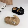 Sneakers Sweet Big Bowknot Girls 'Leather Shoes Autumn Super Soft Comfort Baby Walking Shoes Soft Sole 0-1-3 år gammal 231101