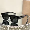 高品質のデザイナーサングラスクラシック眼鏡屋外ビーチサングラスマンウーマンカラーオプションの三角形の署名
