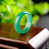 Cluster Ringe Natürliche grüne weiße Jade Ring handgemachte Skulptur einfache Männer Party Hochzeit Schmuck Geschenk für Frau