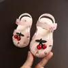 Sandaler sommar baby sandaler för flickor körsbär stängd tå småbarn spädbarn barn prinsessa vandrare baby små flickor skor sandaler storlek 15-30 230331
