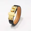 Designer armband för kvinnor anpassade nagelarmband fyra blommönster älskar lås pu leathers vänskap guld färg hänge hängande ond öga mode stil