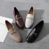 Klänningskor tophqws casual slip på kvinnor loafers vår lyxiga platt skor kvalitet pu läder design mules skor kvinnliga retro mockasins 231031