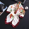Halsdukar kvinnor blommor tryckt handtag väska multifunktion huvud wrap femme foulard soie fyrkant satin näsduk bandana siden halsduk 90