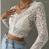 Bluzki damskie 2023 Slim Fit koronkowe koszulki z dekoltem w desce design przez przezroczyste kobiety białe kwiatowe topy z uprawy długie rękaw