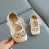 Sandalen Mädchen Sandalen Mesh Mary Janes Schuhe Für Kinder Lederschuhe Aushöhlen Fliege Prinzessin Schuhe Atmungsaktiver Kinderschuh Baby Kleinkinder 230331