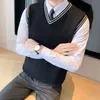 Men's Vests Autumn Pattern Men's Sweater Vest Retro V-neck Sleeveless Knit Vest Woolen Korean Clothes Student Sweaters S-3XL 231101