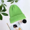 Top Caps Sonbahar/Kış İmitasyon Haddelenmiş Hem Düz Rengi Tüm Örme Şapka Alın Erkekler ve Kadınlar Flanşlı Soğuk Eldiven Eşarp Seti