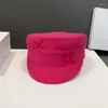 بيريتس القبعات الشتوية الشتاء صوف Sboy Caps for Women Pink Letter Baker Boy Fashion متعدد الاستخدامات البريطانية الرجعية Bert