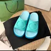 Luxury G tofflor Italien Perforerad logotyp Slip på Sandals Platform Gummi Mules Slipper Women Beach Sandal Thick Thin Bottom Slides Designer Slid Summer Sliders