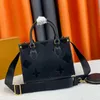 Luxurys handväska på språng designer väska handväska kvinnor mens läder butik axel väska brun blomma koppling på tygväska 10a remmen präglade pochette crossbody resväskor