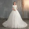 Robe de mariée Autres robes Princesse/Robe de bal Col en V Traîne royale Dentelle Demi-manches RobesAutre