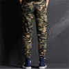 Męskie dżinsowe trend mody kamuflaż dżinsy Młodzieżowe osobowość Slim Trend Dżinsy Spodni Sprężyna i jesień ładunki Męskie spodnie 231101