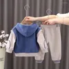 Giyim setleri 2023 Koreli Bahar Sonbahar Çocuklar Boy 3pcs Set Örme Kapşonlu Yelek Karikatür Sweatshirt Sweatpants Takım Bebek Kıyafet