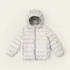 Donsjas Kinderen Dunne jassen van privélicht om warm te houden Baby Winter 2023 Baby's Cuhk Kinderkleding