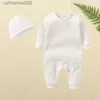 Jumpsuits on Promotion Newborn Baby Rompers Cap Mits Spädbarnskläder Set Girl Sleepsuits Boy Pyjamas White Jumpsuits Growings Ropa de Bebel231101