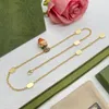 2023 Mode Nouveau Luxe Classique Marque Pendentifs Collier Fraise Colliers Mode Personnalité Simple Tempérament Pour Les Femmes Fête Anniversaire Cadeau