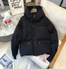 Women Down Down Parkas Designer Inverno solto grande casaco curto Triângulo com capuz de capuz Vestido 90 Ganso branco Euya