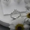 Anel de designer de moda 0.5CT pêra diamante brilhante topázio branco pedras preciosas Josephina Aigrete 925 prata simulada diamante pavimentação anel de noivado de casamento presente
