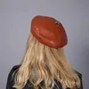 Bérets Printemps/hiver 100% véritable cuir béret chapeau femmes mode européenne citrouille peintre casquettes femme arc-en-ciel couleur blanc/rouge mince Boina 231031