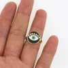 Anneaux de cluster 2023 Simple Creative Devil's Eye Gold Couleur Bague polyvalente pour hommes femmes anniversaire de mariage