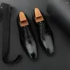 Sapatos de vestido elegantes homens genuínos couro 2023 negócios de couro quadrado cabeça renda salto de madeira oxford homem calçado de casamento