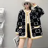 Wiosenne nowe Włoch Designer Luxurys Sweter Kobiety Wysokiej klasy klasyczny rozrywka wełna wełna mieszana kardigan drukowana czarna pocze