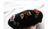 Berets 12-shi Drop Winter Wollfilz Strass Schmetterling Honigbiene Blume Dame Baskenmütze Hut Frauen Freizeit Maler Hut 231031