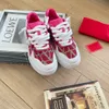 Designer hardloopschoenen heren dames wit zwart rood roze bruin leer fluwelen platte schoenen met veters platform casual sneakers chaussures de espadrilles luxe sportschoenen