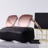 Designer solglasögon mode lyxiga solglasögon för kvinnor män utsökt vintage full ram som kör strand skuggning uv skydd polariserade glasögon gåva med låda bra