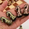 Jeux d'échecs Jeu d'échecs médiéval en métal avec échiquier en bois de haute qualité pour adultes et enfants 32 pièces d'échecs en métal Jeu familial Jouet Cadeau 231031