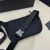 Erkek kadın bel çantaları tasarımcı fannypack naylon bumbag tasarımcılar çapraz kanatlı kemerler çanta sırt çantaları erkek üçgen göğüs çantası serseri çanta fany paketi g2311013bf