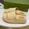 sandalo di design per donna zeppa tacco spesso sandles sandel slipper platform sandali donna scarpe casual estate piatto moda spiaggia scivoli pantofole 10A con scatola