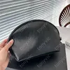 Leather Makeup Bag Womens Designer Cosmetic Bag LE CAGOLE Mens Luxury Toiletry Wash Bag Rivet Designer Make Up Pouch