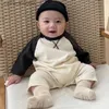 Kläder sätter nya vårens höst baby bodysuit Soft Cotton Toddler Jumpsuits For Girls Boys nyfödda kläder Korea Korea Style spädbarn Romperl231202