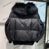 Winter Down Jacket Women's Short Anti Season Korean version Löst överdimensionerad tvättbjörn päls krage vit anka förtjockad 2023 NYTT