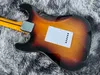 Chinese elektrische gitaar S T 3 pickups 3TS kleur aslichaam en hals 6 snaren