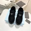 Prades Scarpe in pelle scamosciata scarpe marroni pelliccia di pelliccia triangolare donna fibbia alla guida di tacchi piatti pesanti piattaforma monolite pelliccia sneaker shearling stivali caviglia sherpa vera lea