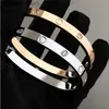 Bangle Womens Mens Skruvarmband Luxury Anpassade Bangles Designer Armband Punk Accessories Fashion Braclet Christmas Gifts Valentine's DayJ24a Heuw