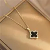 Van Clover Necklace Designer Four Leaf Clover Pendant New Four Leaf Grass Feminin Luxury Ins Cool Wind Mesh Red Double Sided Collar Chain