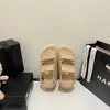 24SS Luxus-Designer-Damenschuhe, flache Sandalen, Kanal, dicke Sohle, lässig, offener Zehenbereich, modische Damenschuhe, Strandsandalen, Paris-Schuhe