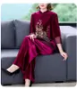 Kvinnors tvåbitar byxor Autumn Gold Velvet Suit Spring och stor storlek Wide Wife Temperament Noble Top Two-Piece Set